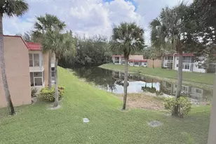 320 Lake Dora Dr, West Palm Beach, FL 33411 - Photo 13