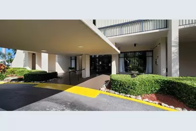 2425 Presidential Way #402, West Palm Beach, FL 33401 - Photo 3