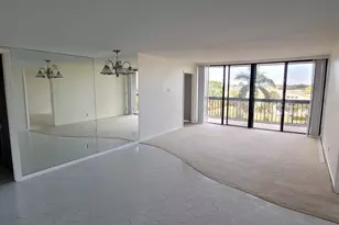 2425 Presidential Way, West Palm Beach, FL 33401 - Photo 5