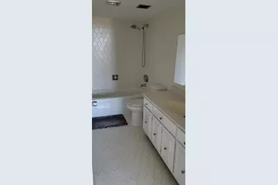2425 Presidential Way #402, West Palm Beach, FL 33401 - Photo 15
