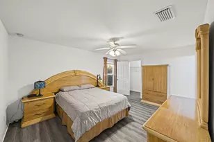 982 SW Worcester Ln, Port Saint Lucie, FL 34953 - Photo 9