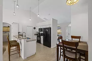 982 SW Worcester Ln, Port Saint Lucie, FL 34953 - Photo 7