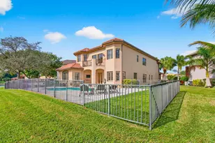 3415 Collonade Dr, Wellington, FL 33449 - Photo 13