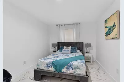 698 NE 36th Street, Oakland Park, FL 33334 - Photo 15