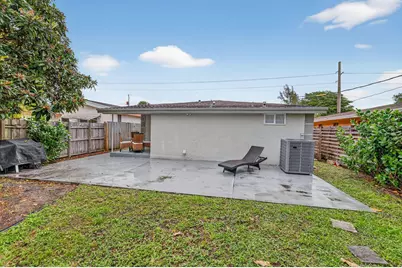 698 NE 36th Street, Oakland Park, FL 33334 - Photo 23
