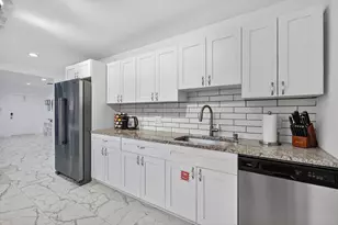 698 NE 36th St, Oakland Park, FL 33334 - Photo 5