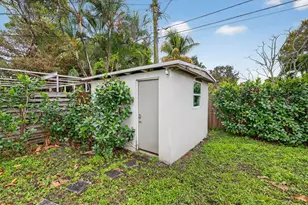 698 NE 36th St, Oakland Park, FL 33334 - Photo 21