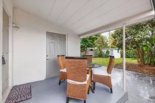 698 NE 36th St, Oakland Park, FL 33334 - Photo 19
