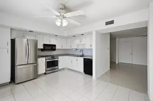 5130 Las Verdes Cir, Delray Beach, FL 33484 - Photo 9