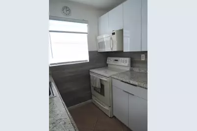 115 Lakes End Drive #Apt D, Fort Pierce, FL 34982 - Photo 7