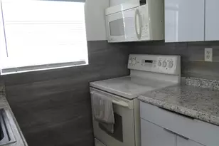 115 Lakes End Dr, Fort Pierce, FL 34982 - Photo 7