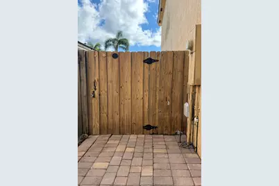 657 SE 30th Terrace, Homestead, FL 33033 - Photo 1