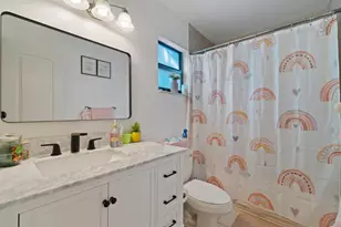 6194 Pine Tree Ln, Tamarac, FL 33319 - Photo 13