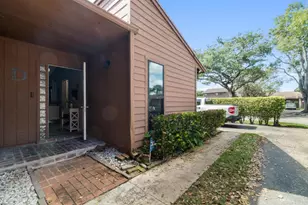 6194 Pine Tree Ln, Tamarac, FL 33319 - Photo 3