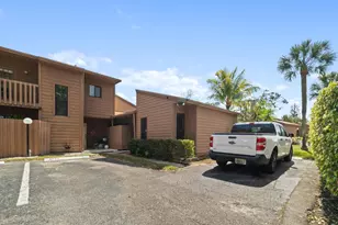 6194 Pine Tree Ln, Tamarac, FL 33319 - Photo 5