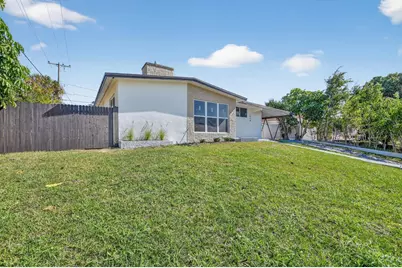 1426 Hillcrest Dr Drive, Lake Worth Beach, FL 33461 - Photo 5