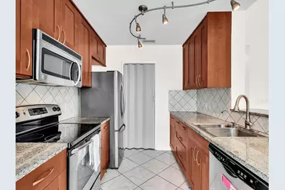 815 W Boynton Beach Boulevard #16-205, Boynton Beach, FL 33426 - Photo 9