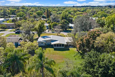 800 Anita Street S, Fort Pierce, FL 34982 - Photo 3