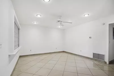 2878 Donnelly Drive #106, Lake Worth, FL 33462 - Photo 5