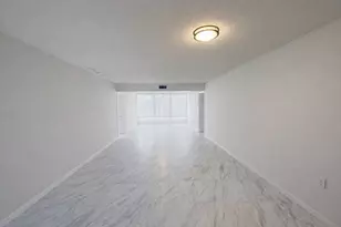 3826 Whitehall Dr, West Palm Beach, FL 33401 - Photo 7