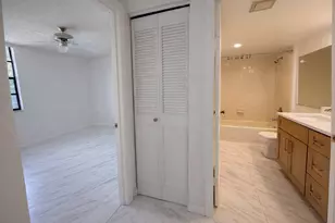 3826 Whitehall Dr, West Palm Beach, FL 33401 - Photo 19