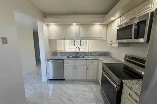 3826 Whitehall Dr, West Palm Beach, FL 33401 - Photo 1