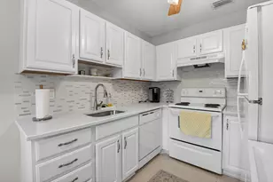 8633 Chevy Chase Dr, Boca Raton, FL 33433 - Photo 11