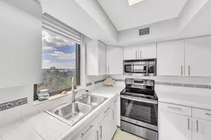 5380 N Ocean Dr, Singer Island, FL 33404 - Photo 23