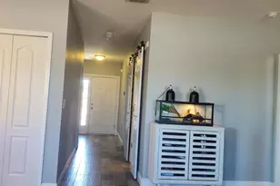 433 SW Leona Dr, Port Saint Lucie, FL 34953 - Photo 5