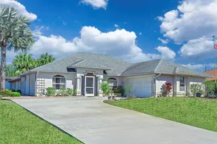 1149 SE Cambridge Dr, Port Saint Lucie, FL 34952 - Photo 5