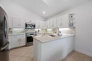 9221 Heathridge Dr, West Palm Beach, FL 33411 - Photo 7