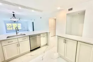 9071 Tracy Ct, Boca Raton, FL 33496 - Photo 5