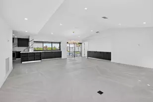 20833 Sonrisa Way, Boca Raton, FL 33433 - Photo 3