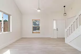 211 Maplecrest Cir, Jupiter, FL 33458 - Photo 11