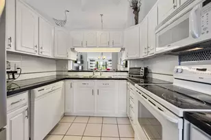 7673 Tahiti Ln, Lake Worth, FL 33467 - Photo 3