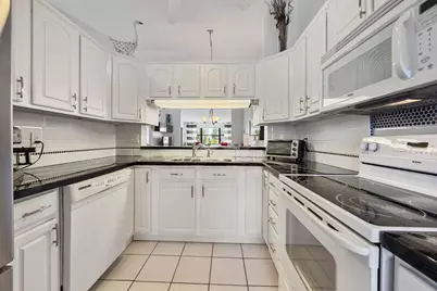 7673 Tahiti Lane #203, Lake Worth, FL 33467 - Photo 3