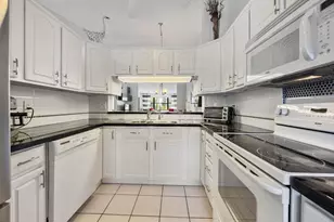 7673 Tahiti Ln, Lake Worth, FL 33467 - Photo 3