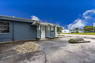 945 Miner Rd, Lake Worth, FL 33462 - Photo 13