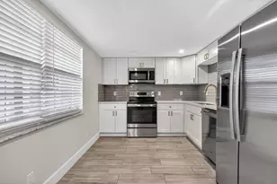545 Oaks Ln, Pompano Beach, FL 33069 - Photo 3