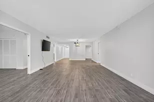 545 Oaks Ln, Pompano Beach, FL 33069 - Photo 11