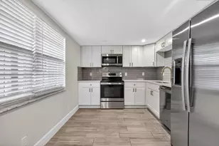 545 Oaks Ln, Pompano Beach, FL 33069 - Photo 3