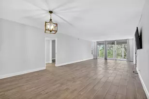 545 Oaks Ln, Pompano Beach, FL 33069 - Photo 9