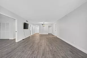 545 Oaks Ln, Pompano Beach, FL 33069 - Photo 11