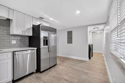 545 Oaks Lane #409, Pompano Beach, FL 33069 - Photo 5