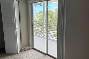 2770 S Garden Dr, Lake Worth, FL 33461 - Photo 9