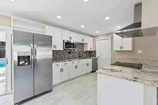 111 Alameda Ave, Sebastian, FL 32958 - Photo 11