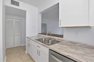 800 Uno Lago Dr, North Palm Beach, FL 33408 - Photo 11