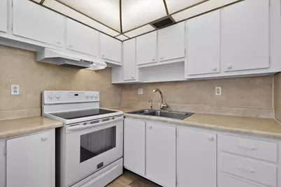 2004 Lake Osborne Drive #1, Lake Worth Beach, FL 33461 - Photo 13