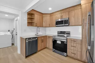 379 NW 23rd St, Boca Raton, FL 33431 - Photo 5