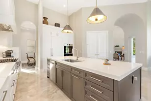624 Hermitage Cir, Palm Beach Gardens, FL 33410 - Photo 13